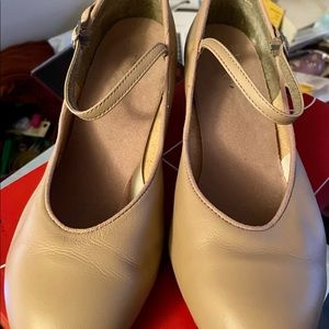 Capezio Ballroom Suede JR Footlight Size 8W